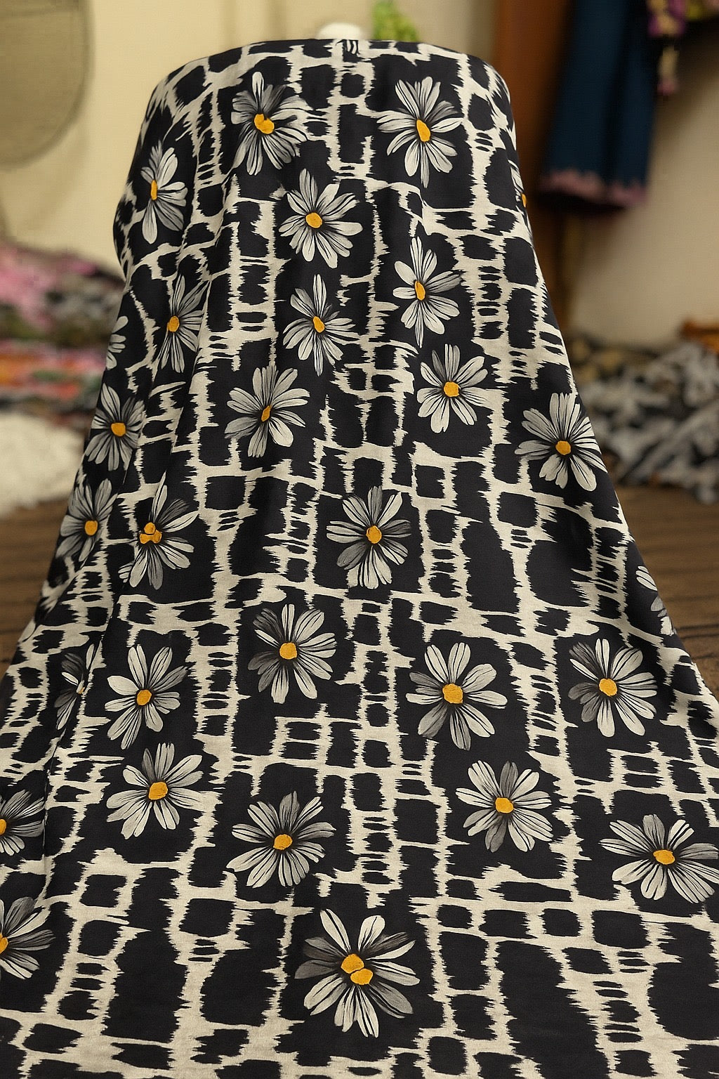 Sapphire 2 pc unstiched lwan