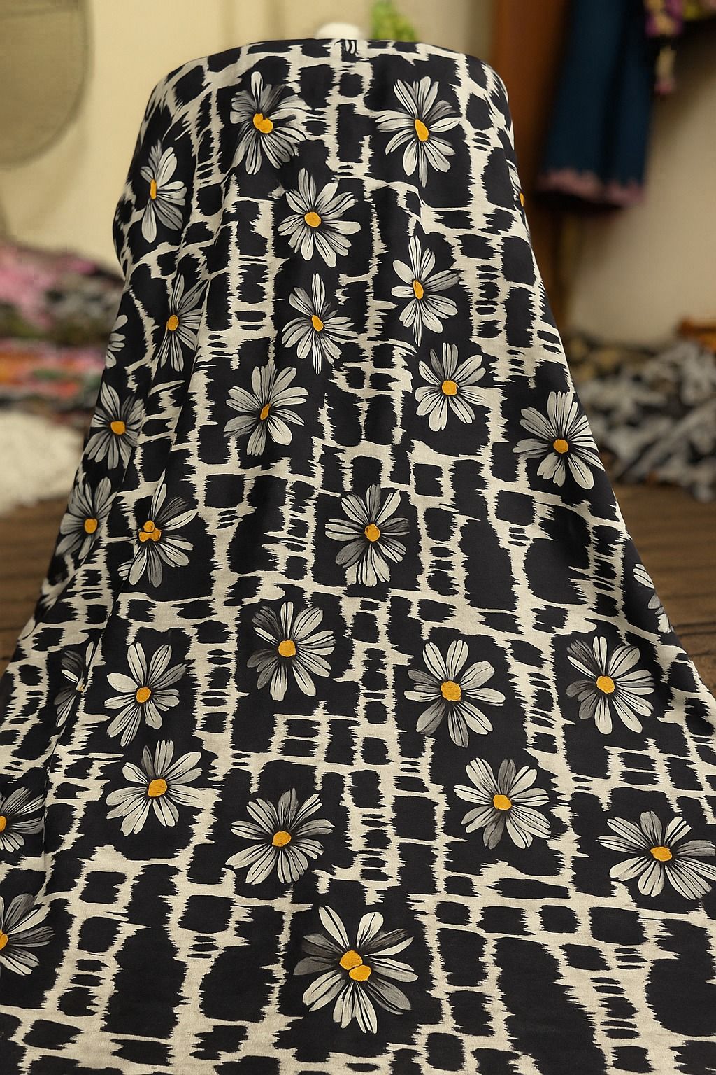 Sapphire 2 pc unstiched lwan